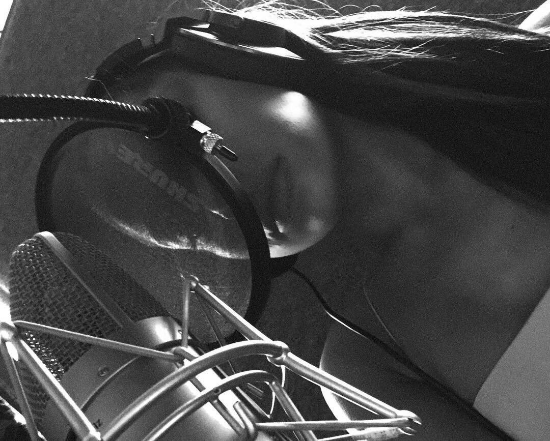 infoari's tweet photo. Ariana Grande antes do lançamento do álbum "Thank U, Next" parece que começou já a produzir o seu proximo álbum o AG6. https://t.co/JE0aPk9bxR