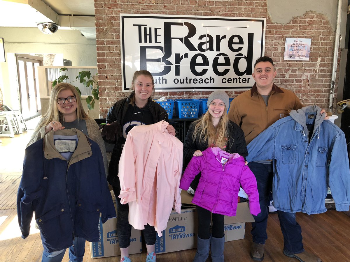 CleverPrincipal's tweet photo. Student Board of Directors members delivered coats to Rare Breed and tie blankets to the Cox NICU. Very proud of these Bluejays and their hearts for service! https://t.co/7LaQP6uBah