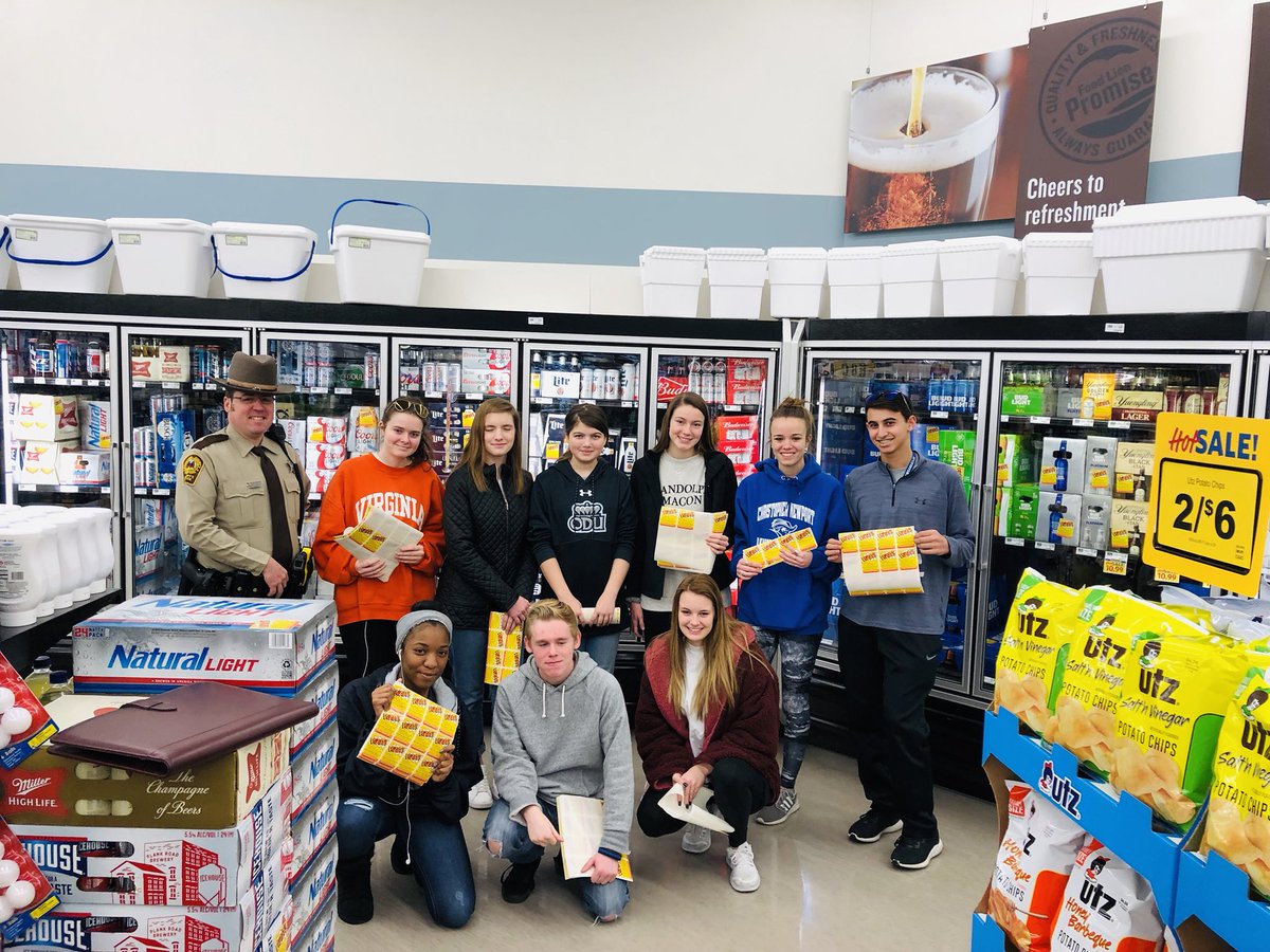 HanoverSheriff's tweet photo. Our youth is doing some outstanding work in our community this morning!! #ProjectStickerShock https://t.co/qLJznrnMqL