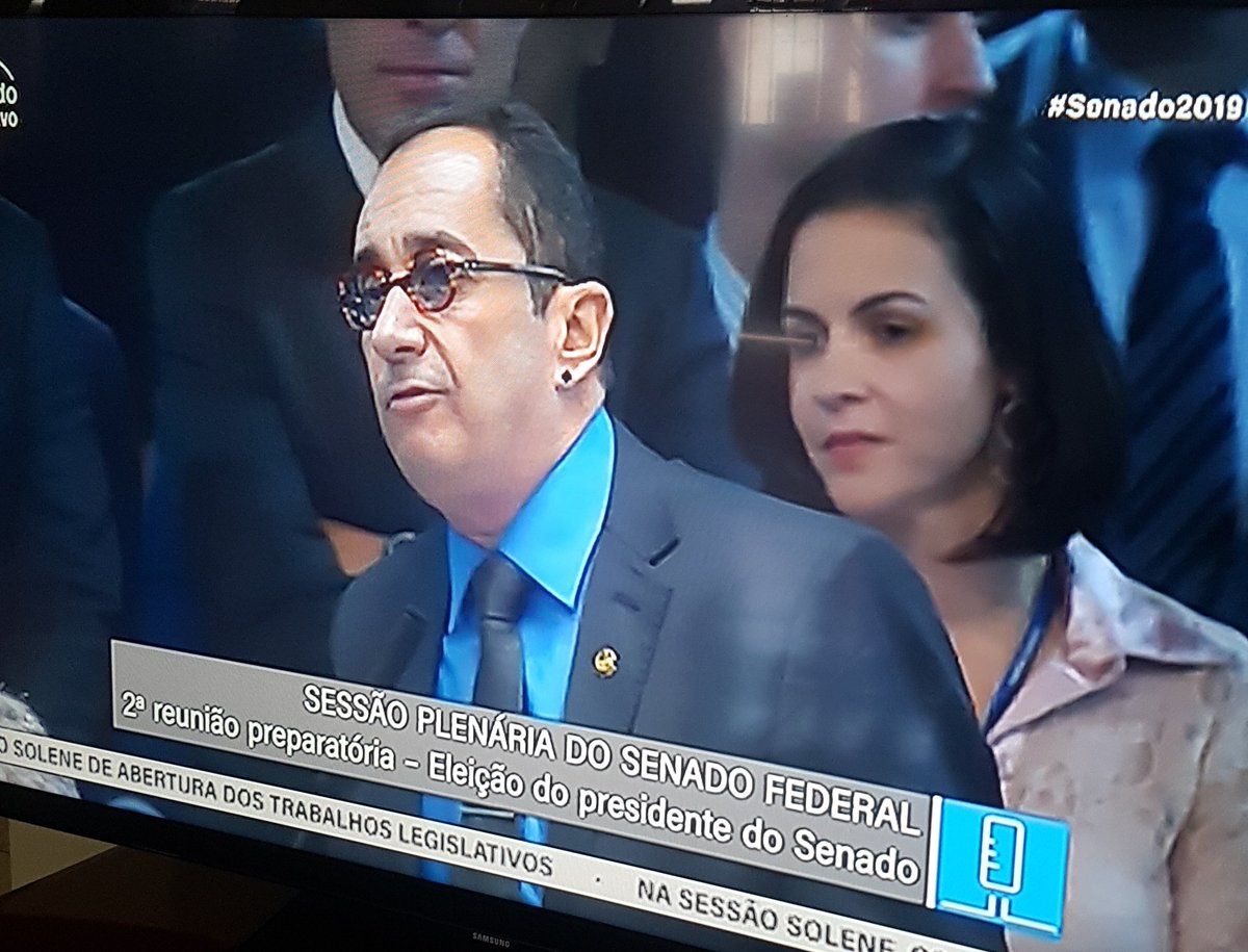 Senado decidindo se o voto será por urna eletrônica ou cédula, o Senador Jorge Kajuru pede a palavra... "Sr Presidente, eu trouxe meu médico, se a votação não for por cédula, eu vou ter um infarto" #Senado2019 #tvsenado #brasil