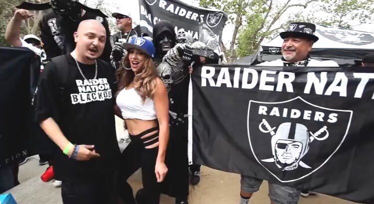 SGV_Music's tweet photo. .
“#RaiderNation Blackout”
by @NameK626
@IamSloanBone #MoneyMack
Cameo: @DAZDILLINGER
@TheDiirtyOGz
🎥 https://t.co/dT6USn0x6V
👉🏼 https://t.co/B6hRsOjbMj
#Raiders
#SGV #UCLA #Malibu #USC
#SantaMonica #EastLA #Pomona
#Compton #Watts #LongBeach #LA https://t.co/6I2mbdzYV1