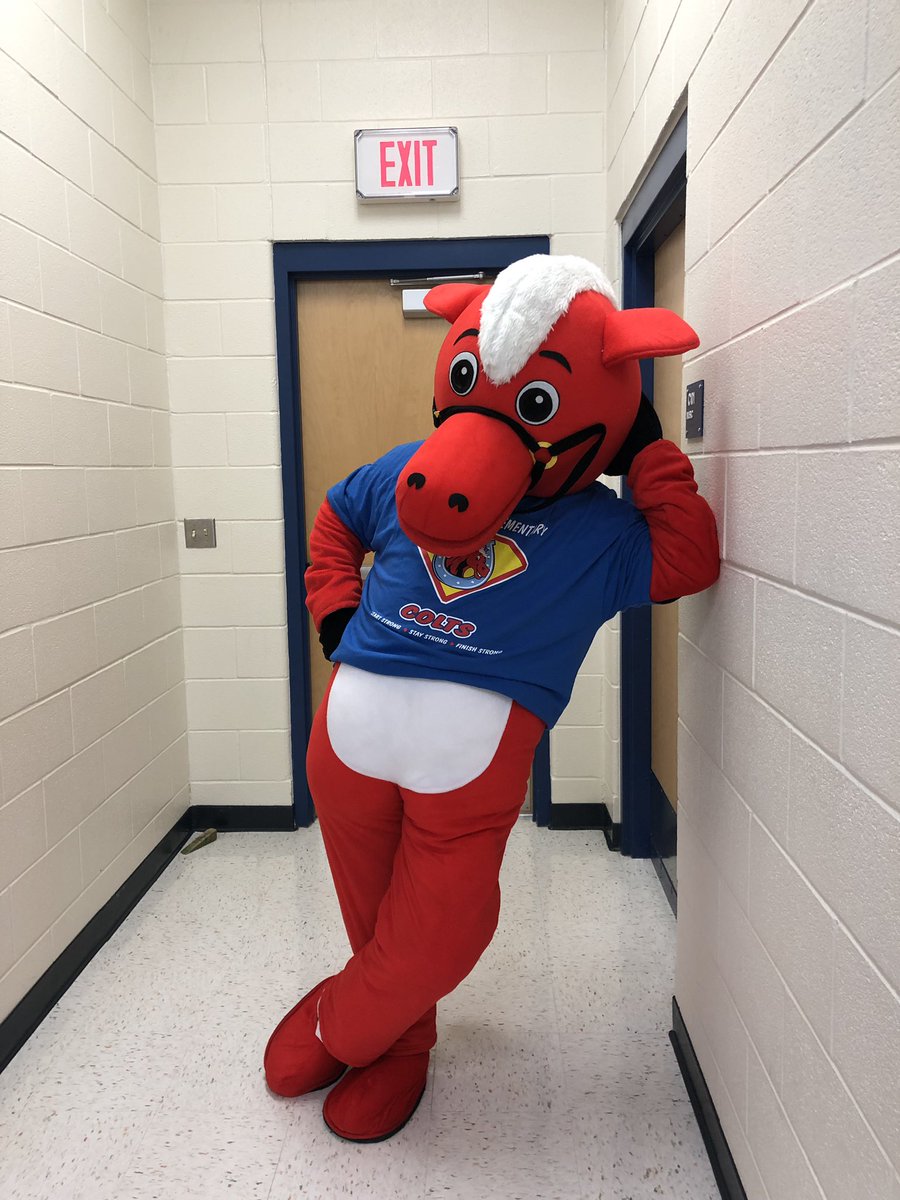 When duty calls... you answer.  #whosbehindthemask  #KFEproud <a href="/NISDFranklinES/">Kay Franklin ES</a>