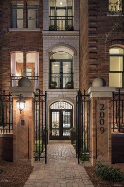brenthammonds's tweet photo. Phoenix Downtown Urban Living
Loft Style Housing with High Walkability Scores
Live Close to Light Rail-Resturants-Shoppping
#PhoenixLofts #PhoenixMetroHousing #UrbanPhoenixHighRises https://t.co/NIq3dR7Oh2