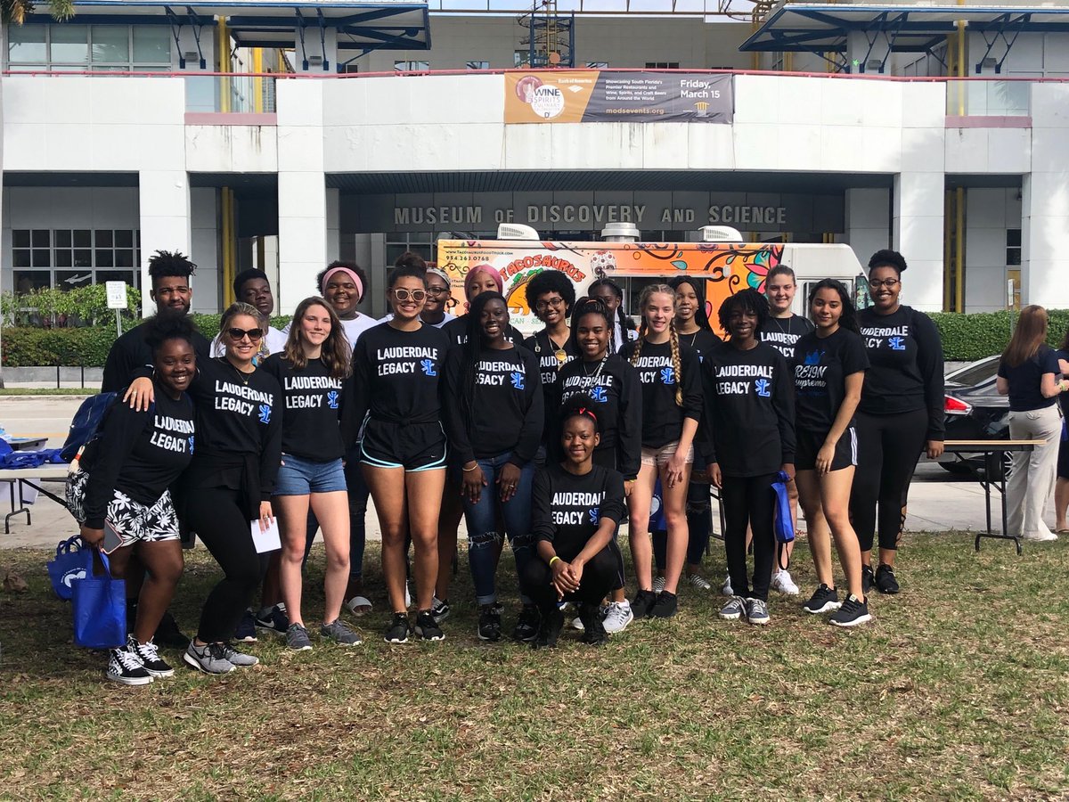 flyinglsga's tweet photo. Make a friend, be a friend! #flyingl #proudleaders @flhsprincipal https://t.co/vl3uV7A06U