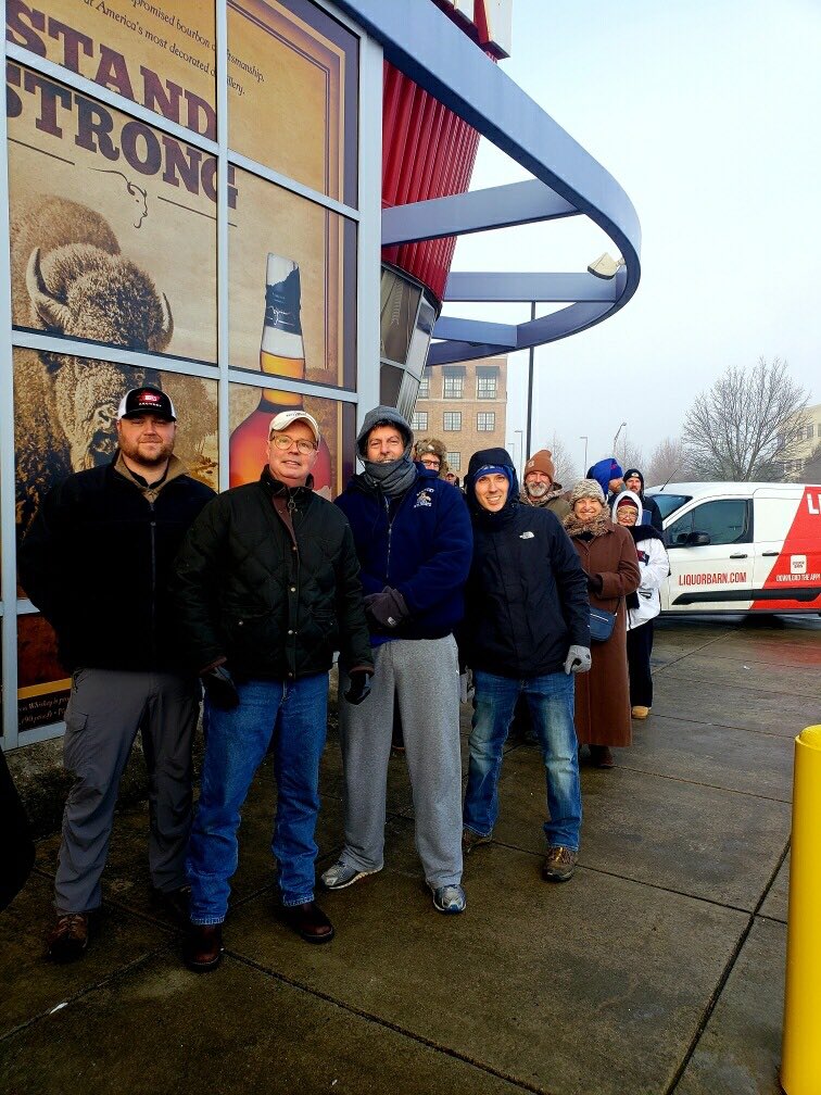 liquorbarn's tweet photo. Kentucky sure knows how to warm up the weekend! 🙌🌞 Getting prepped for the Big Game on Sunday this morning #bluegrassstyle !🥃 #bourbon #bourbonlove #kentucky #shoplocal #welovebourbon https://t.co/vC6sZFd9Q2