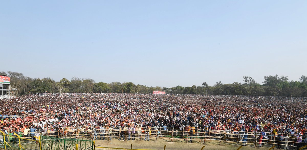 narendramodi's tweet photo. Even a large stadium was too small for the sisters and brothers who joined us in Durgapur.

Thank you, your blessings are appreciated and give me strength in the fight against corrupt and criminal elements ruining West Bengal. https://t.co/sQuaAtCbg5