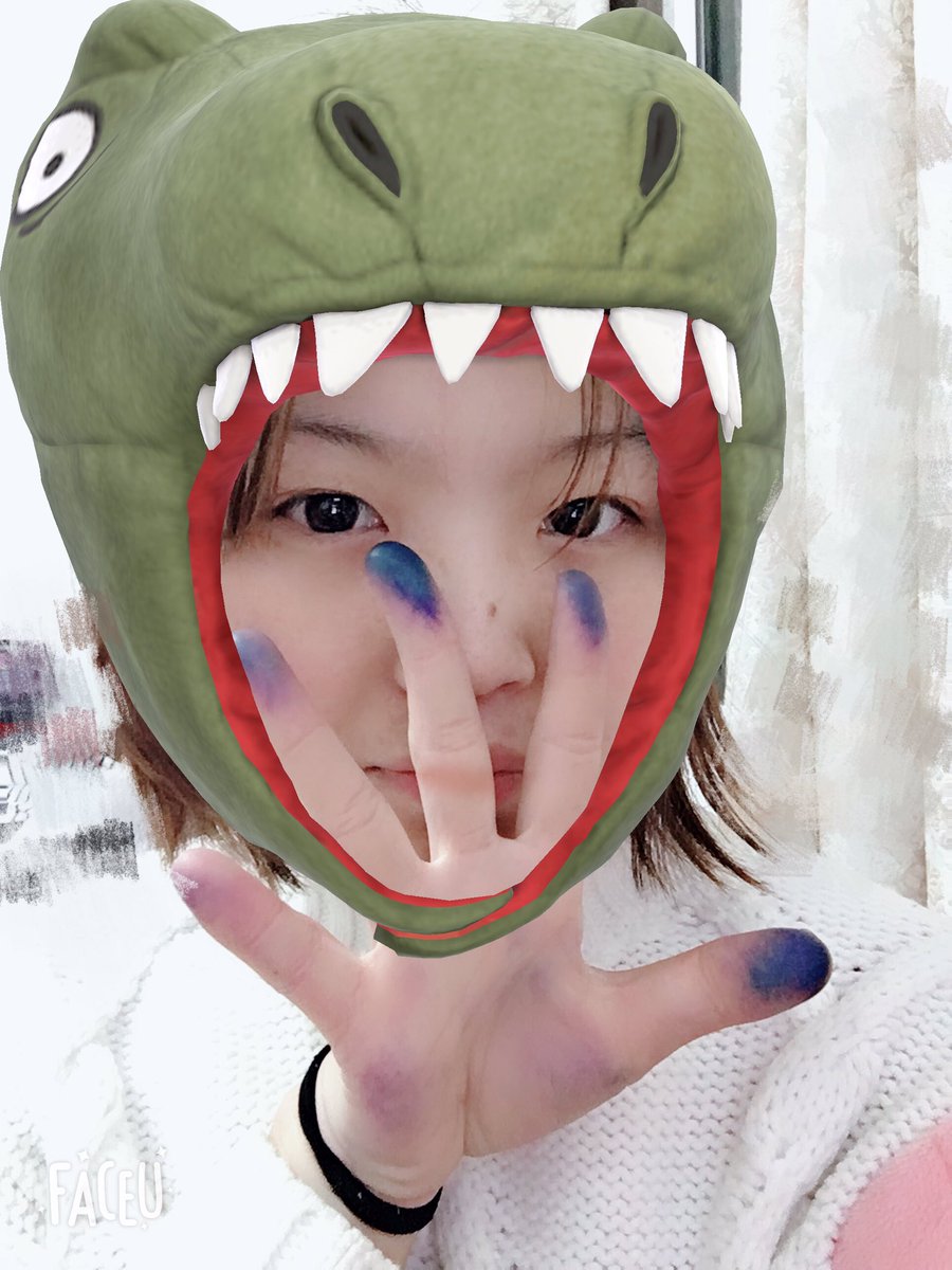 Oohpotato_7's tweet photo. 1⃣️ A sushi dog with a hairpin🐶
2⃣️ Every time I draw it, my hand looks like this🤗
3⃣️ Yogurt the same color as the hair rings🤔
4⃣️ Wash the painted cloth😝
@titlekplee 
#titlekrt 
#กลจของตต https://t.co/76F6PBtqD5