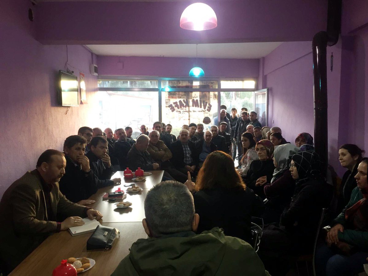 gultekinakca's tweet photo. Yeniköy mahallemizde vatandaşlarımızla buluşmaya devam ediyoruz.   
Her daim hemşehrilerimizle birlikte olmaya devam edeceğiz...Yeniköylü hemşehrilerimizin bizlere gösterdiği yoğun ilgi ve alaka ”Menteşe’de değişimin ayak sesleri”... @AkPartiMuglail https://t.co/Cm5vITUEc7