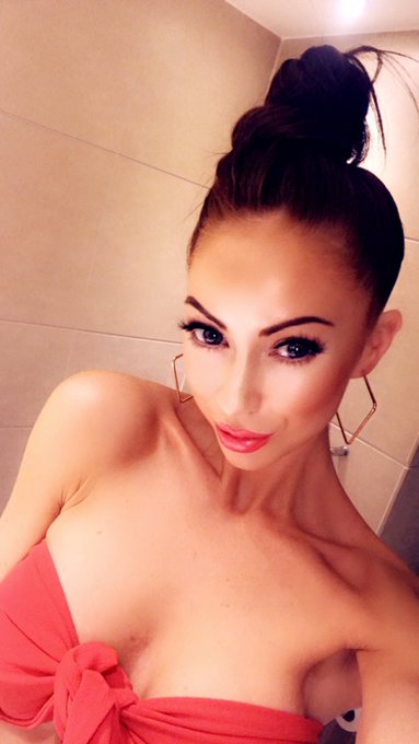 About last night ❤️ https://t.co/TFsQ6ce3gX<a href="/tag/help"class="tags"><span>#help</span></a><a href="/tag/coronaviruslockdownuk"class="tags"><span>#coronaviruslockdownuk</span></a>