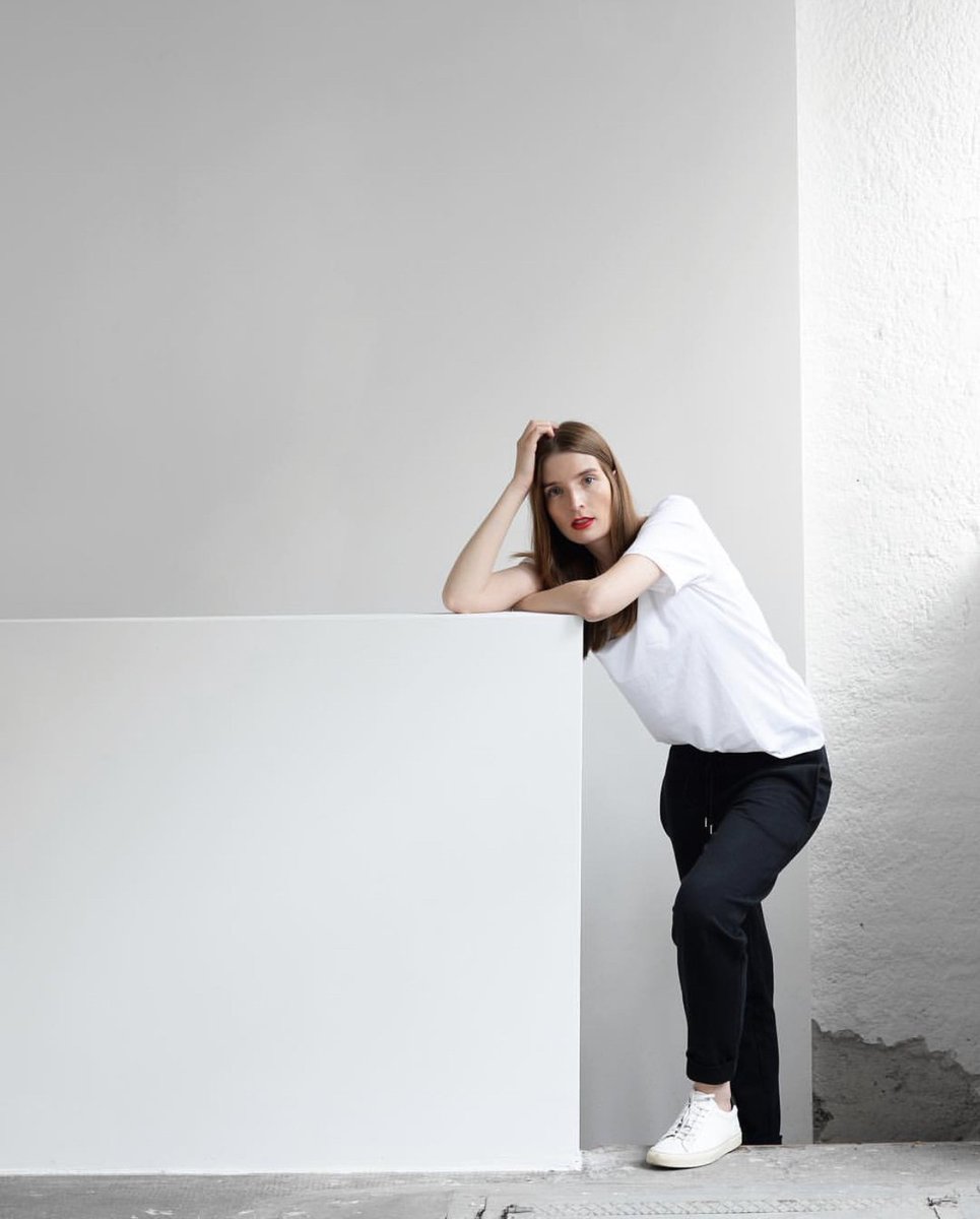 handvaerk's tweet photo. Perfectly Paired Basics | Styled by @brittareineke
#minimalist #timelessessentials #superfine #pimacotton #vnecktshirt #frenchterrysweatpants #womenswear #handcrafted #perfectbasics #handvaerk https://t.co/9NNTrBJz7O