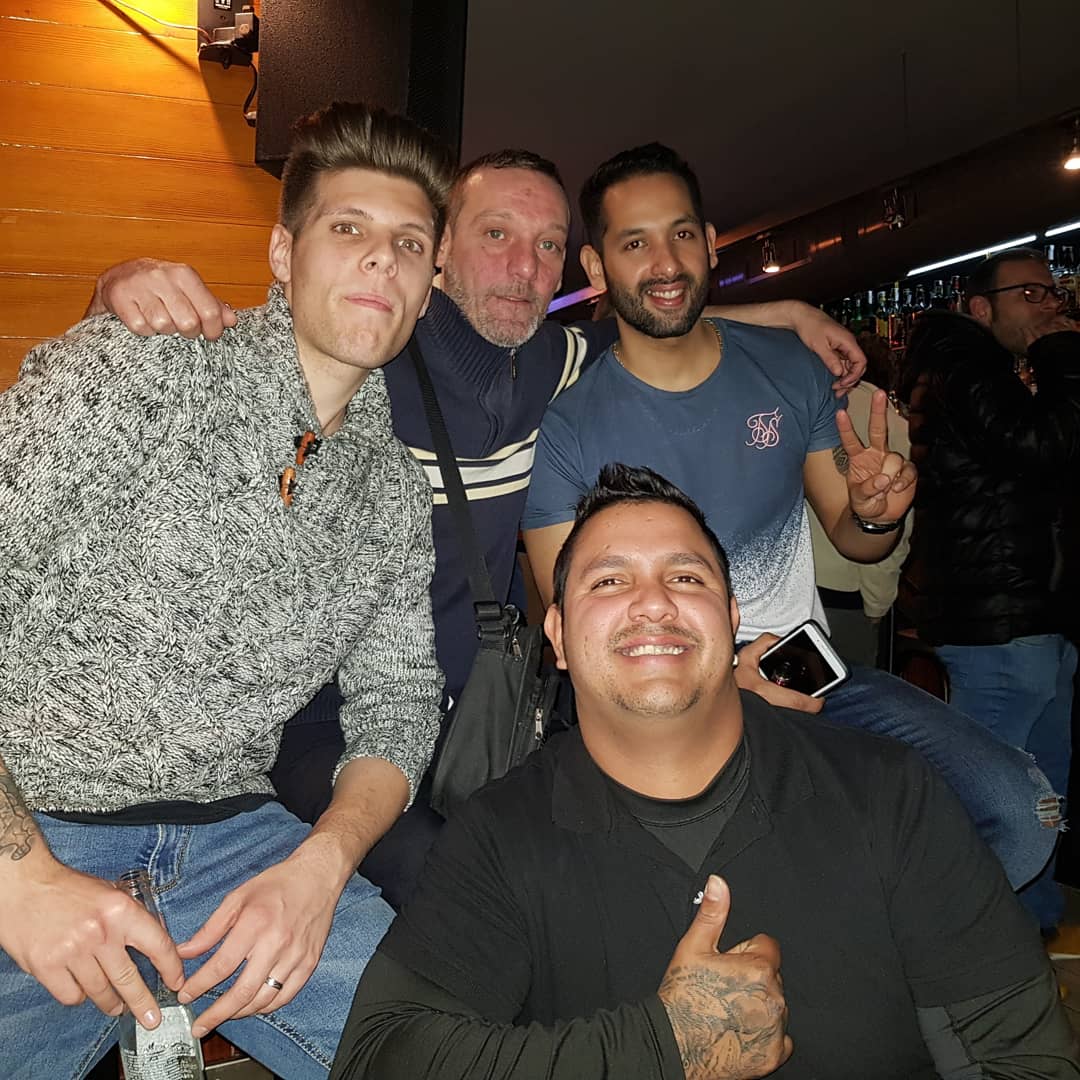 Ericlerida's tweet photo. Mis amigos https://t.co/I0mf7122jh