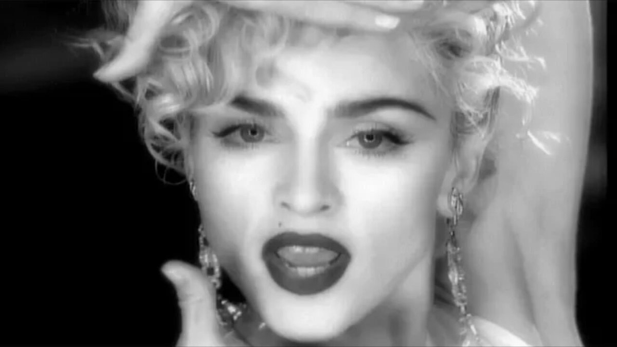 Gipsy_Toy_'s tweet photo. 💫Cita Y Responde💫

33. VIDEOCLIP MAS ICÓNICO DE MADONNA https://t.co/webB8yR7Ii