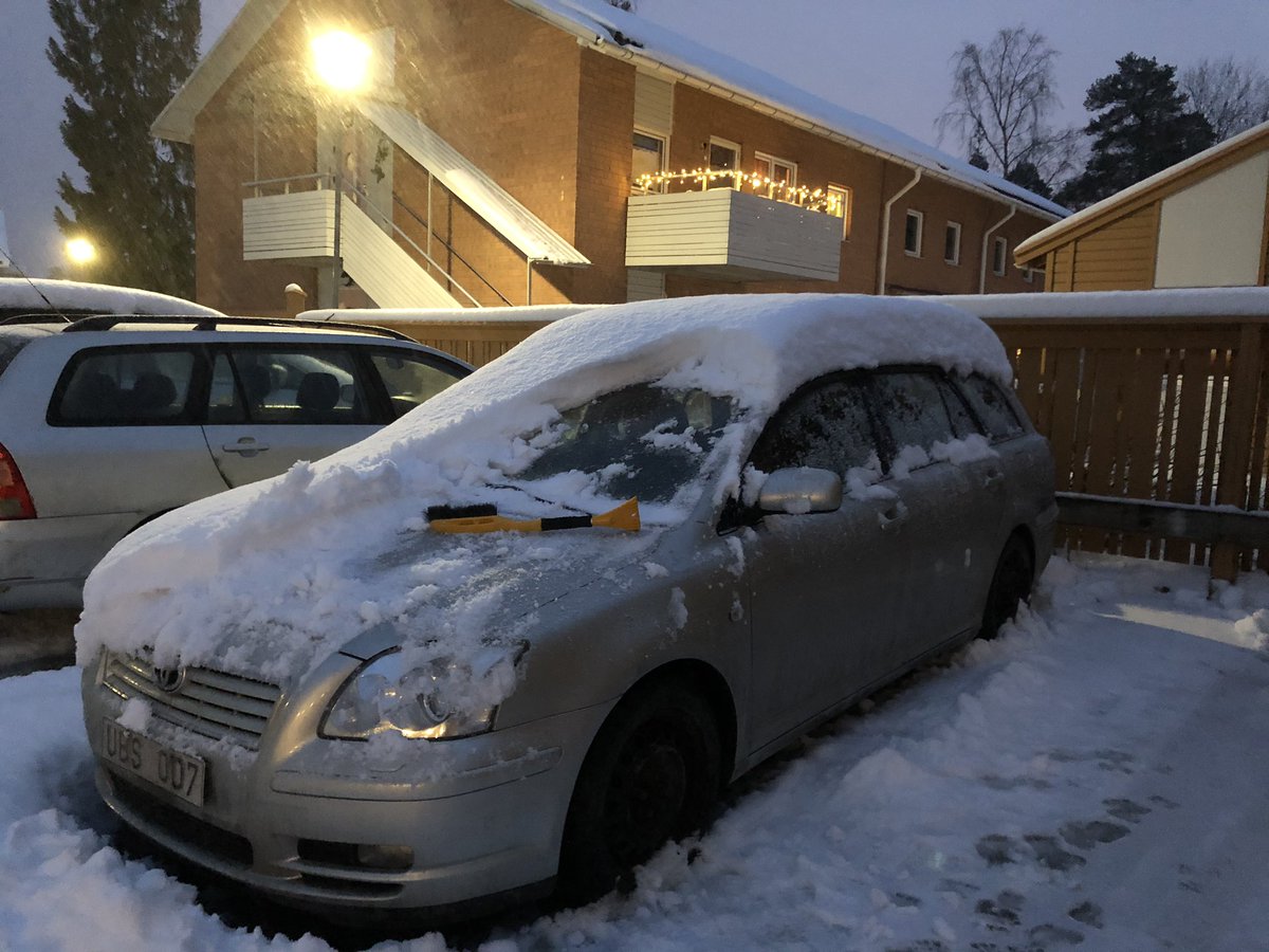 filfund's tweet image. Vaffan.. tror jag stannar hemma. #ilandsproblem