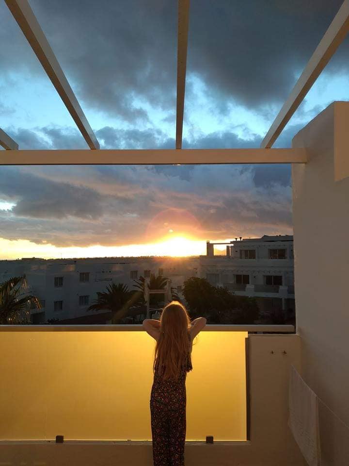 SLASuites's tweet photo. Our #aequorasunset hypnotize
Happy weekend every body from the paradise
.
.
#littlegirl #happykidshappyparents #littleguests #sentidoaequora #slasuites #lanzarote #balcony #canarias https://t.co/rbHOq9KeaD