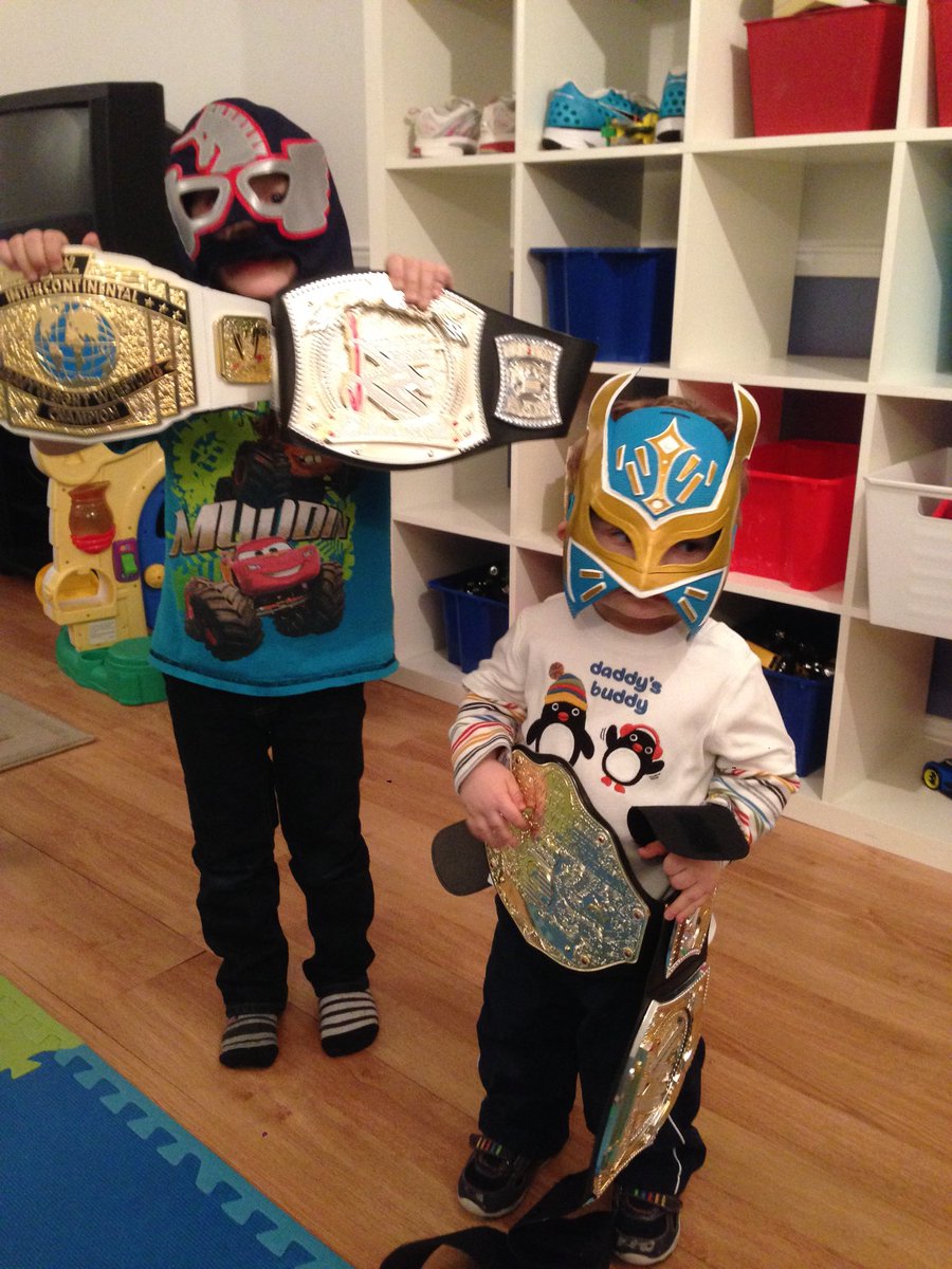 CousinMarkEMark's tweet photo. @THEVinceRusso Iβm ready, willing and able to take the Reigns (get it?) of #MarkandMark My little marks are ready to do it with me. We will have to change it to #MarkandMarkandMarkandMark cuz thereβs 3 little marks plus me @JeffLane22 @RussosBrand @RussosFamily https://t.co/NPhzyoox5u