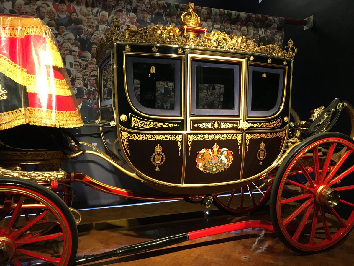 Many thanks to Chris and Leanne for a fascinating tour of the #RoyalMews at #BuckinghamPalace #London with #Leatherhead #Rotary this week 😊