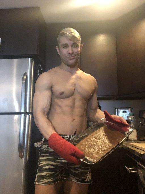 Yummm https://t.co/qPyKllv7LA<a href="/tag/swissnavy"class="tags"><span>#swissnavy</span></a><a href="/tag/swissnavysocial"class="tags"><span>#swissnavysocial</span></a>