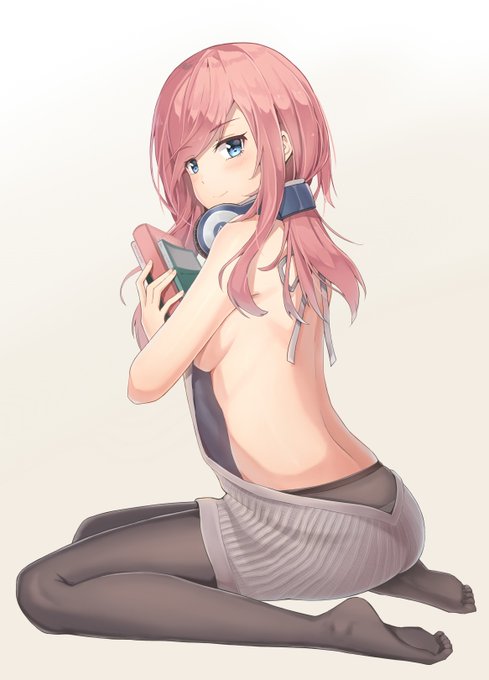 나츠메さんがTwitterに投稿した中野三玖(五等分の花嫁)のイラスト。