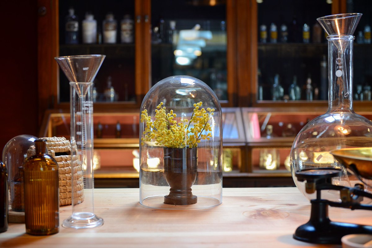 LindoresAbbey's tweet photo. 🌿 Our #AquaVitae botanical spirit is hand-crafted here on site, in small batches, and infused with a blend of spices and herbs which all grow in the grounds of the ancient Abbey. https://t.co/tkmEgkC41m #botanicalspirit #craftspirit #smallbatch #handcraftedspirit #maltedspirit https://t.co/eeAjajrjGN