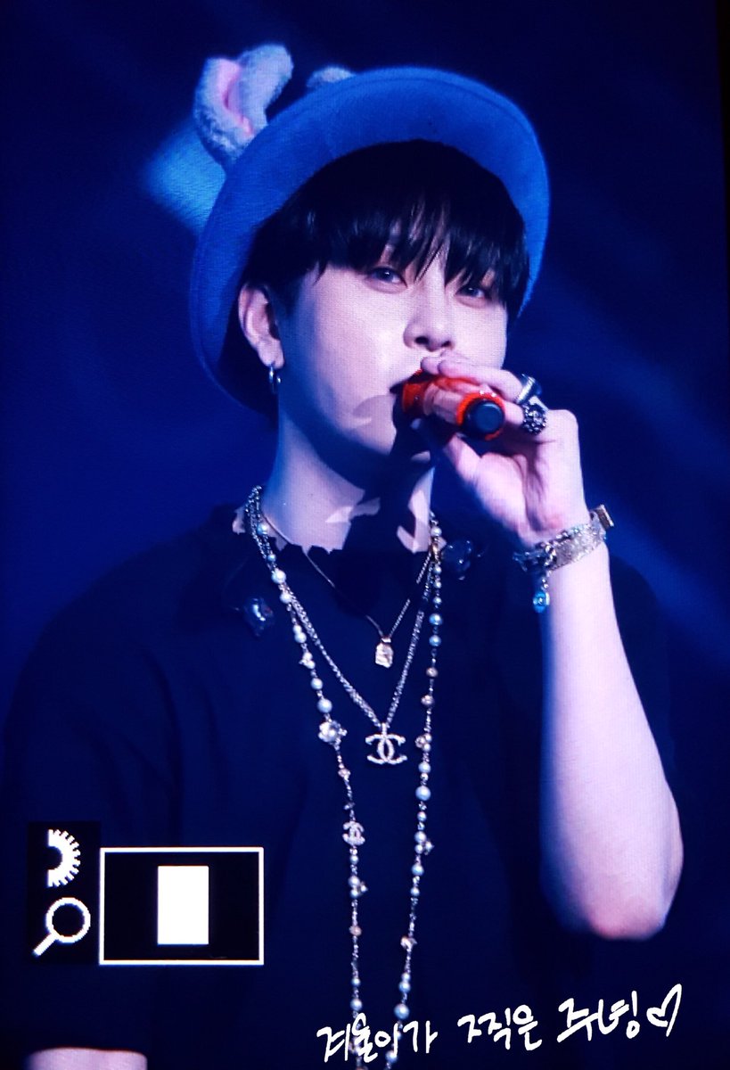Mywinter1219's tweet photo. 190202 용준형 솔로콘서트 #용준형 #Goodbye20s https://t.co/vkDdvO9p01