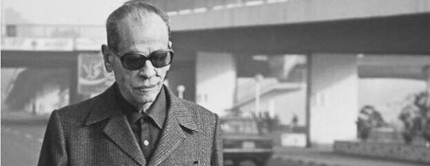 Quotest_'s tweet image. " سيء جداً أن تحمل هموم ليست
مناسبة لسنك في وقت من المفترض
أن تعيش أجمل أيام حياتك .!
-
-نجيب محفوظ