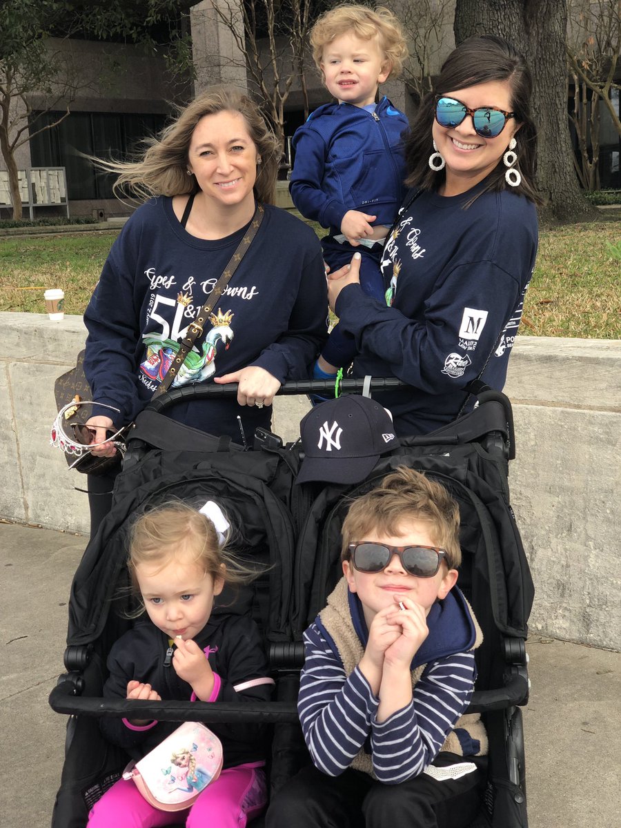 VanessaBNews's tweet photo. The Neches River Festival Capes &amp; Crowns 5K &amp; 1K was held this morning in #Beaumont. Great turnout! https://t.co/IGLXbWJdYo