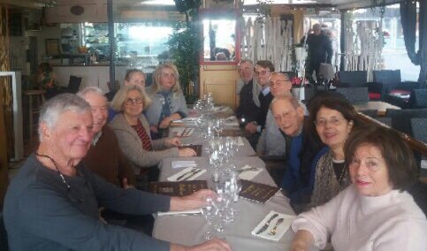 A la suite du bureau du @MouvEuropeen_Fr du #Var et du café débat à #BormesLesMimosas, déjeuner convivial au village médiéval de la commune fleurie #EngagementEuropeen