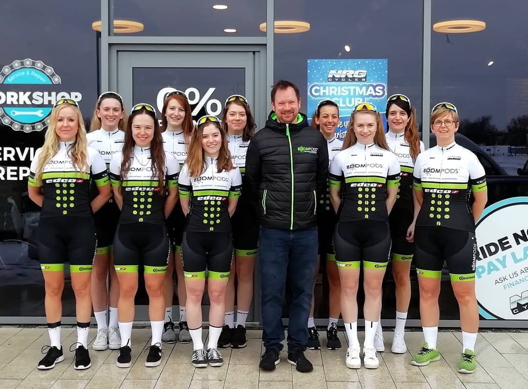 Nikki_562's tweet photo. Had an awesome day meeting all the @TeamBoompods girls, handing out kit and meeting the sponsors that make it happen.
.
.
.
.
#nrgcycles #womenscycling #localbikeshop #theteamthatrock #boompods #cycling #musicanywhereeverywhere #getthegrip #edcowheels #velotec #misupplies https://t.co/cghoAYDVSv