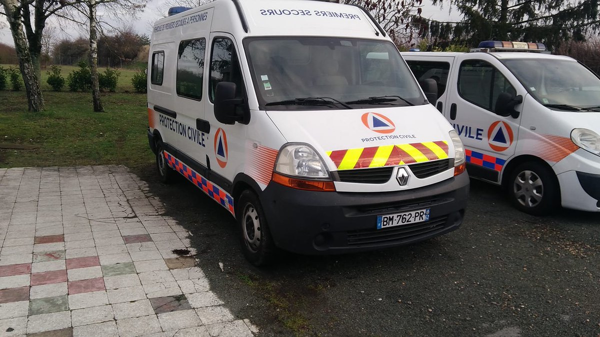 Protec37's tweet photo. Aujourd'hui, comme pour tout événement, les secouristes bénévoles de la Protection Civile d'Indre-et-Loire, sont prêts à intervenir dans le cadre de l'une de nos missions : le soutien des services de secours.
@Prefet37 
@sdis37 
@NR_Tours https://t.co/Gab2ZYgCa4