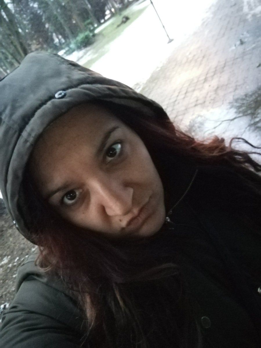 Miss_FrancyM's tweet image. La faccia felice di chi deve uscire in mezzo alla neve mentre inizia #IRLvENG