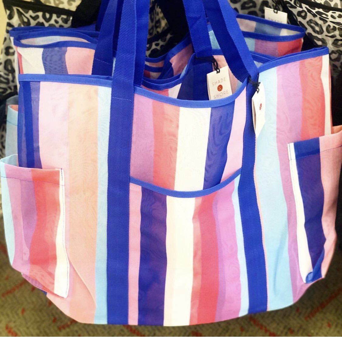 surprisetcmp's tweet image. Happy Groundhog Day! Punxsutawney Phil predicted an early Spring (but we already know that here in Arizona!) Hunting for the perfect Spring bag for a weekend of fun or pool time? Our @target has plenty of colorful options! #earlyspring #GroundhogDay2019 #target