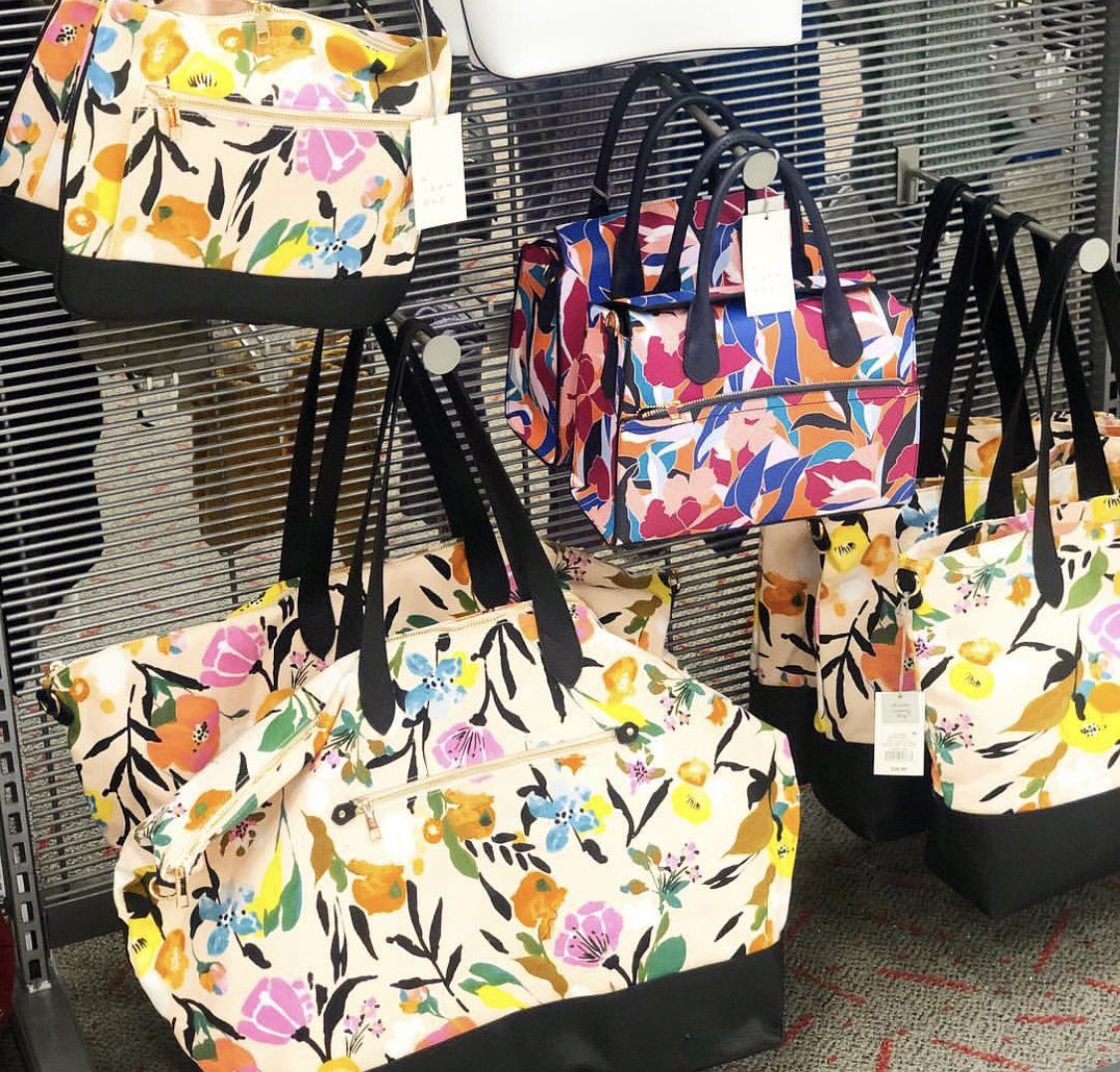 surprisetcmp's tweet image. Happy Groundhog Day! Punxsutawney Phil predicted an early Spring (but we already know that here in Arizona!) Hunting for the perfect Spring bag for a weekend of fun or pool time? Our @target has plenty of colorful options! #earlyspring #GroundhogDay2019 #target