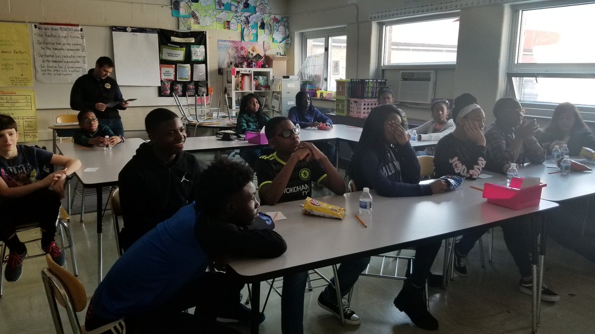 llenod's tweet photo. In the classroom brainstorming ways we can make a difference in our community. #middlegradespartnership https://t.co/H5iSkIA6RS