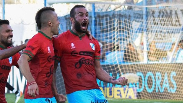 showdetemperley's tweet photo. ¡CONFIRMADO! Mauro Guevgeozián acordó con la dirigencia su llegada a #Temperley, habló con el Polaco Aldirico y el lunes empieza a entrenar. #VolvioElArmenio #ElCeleVaAVolver https://t.co/jfvlSkJQ91
