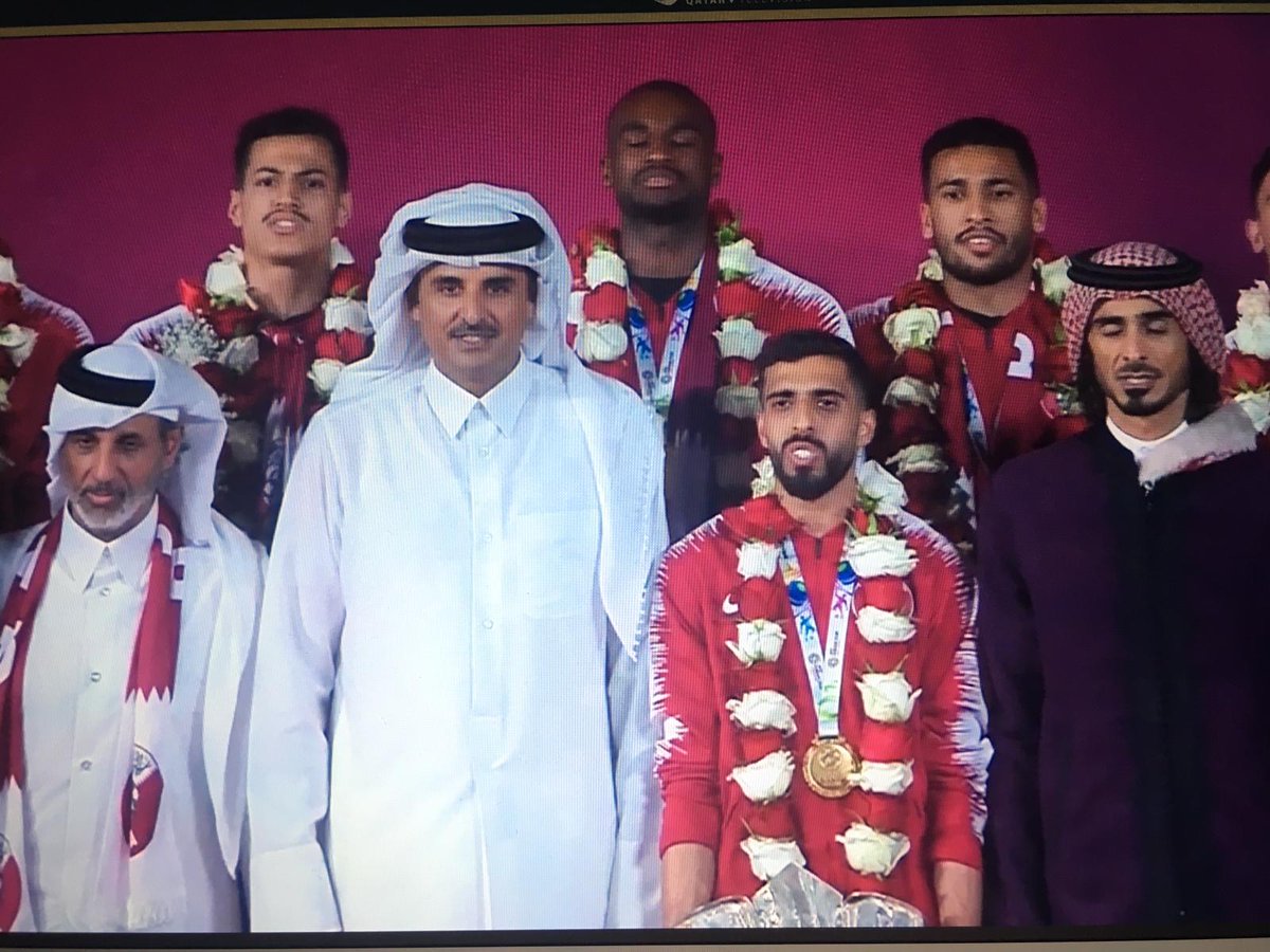 qatarliving's tweet photo. Qatar's pride and joy meets the country's Amir in a momentous occasion. Can this get any better?
#KingsOfAsia #WelcomeHome #Heroes #TheyreBack https://t.co/xahgdril6k