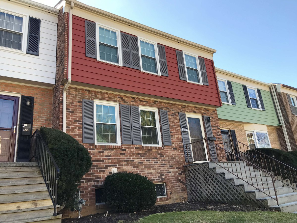 I'm looking for a roommate. If you know of anyone who's searching for a place in #Blacksburg, please share: blacksburg.craigslist.org/roo/d/roanoke-…