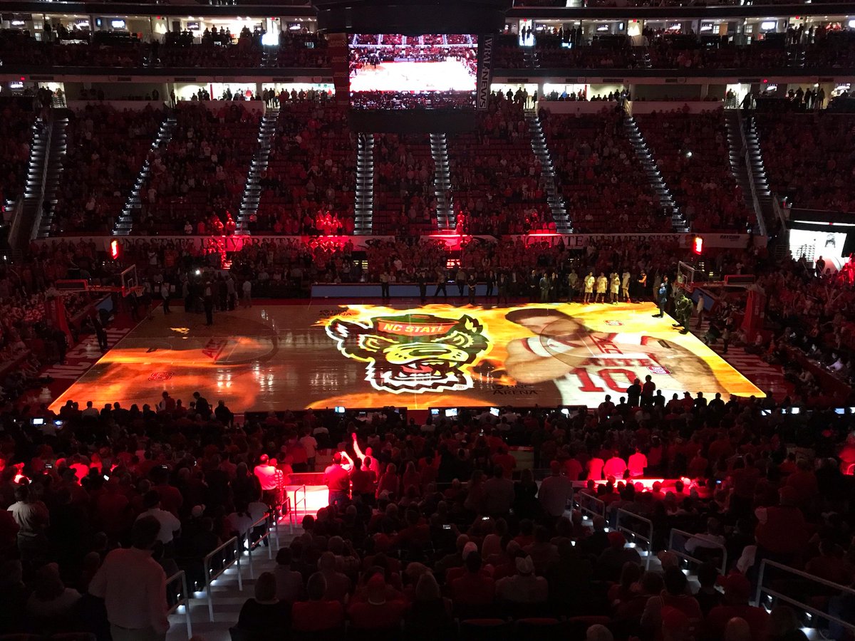 Fred_Demarest's tweet photo. This morning at 4 am while most of us were still asleep @MFITZ13 was here at PNC ensuring our court projection would go off seamless. @PackAthletics is so fortunate to have her leading our marketing team. She’s incredible teammate and our profession needs more people like Meghan. https://t.co/PydAlBb5ZZ