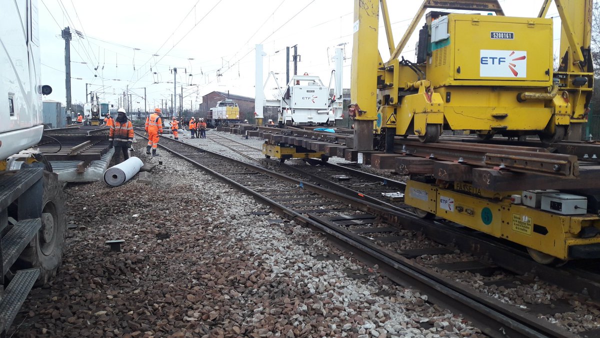 damienbranchut's tweet photo. Et encore 2 TO posées ce WE pour le RAV BOBIGNY plus que 10, on y va sans faiblir 💪 !
@itif_travaux 
@SNCFReseau https://t.co/S0P9ZlfhrV