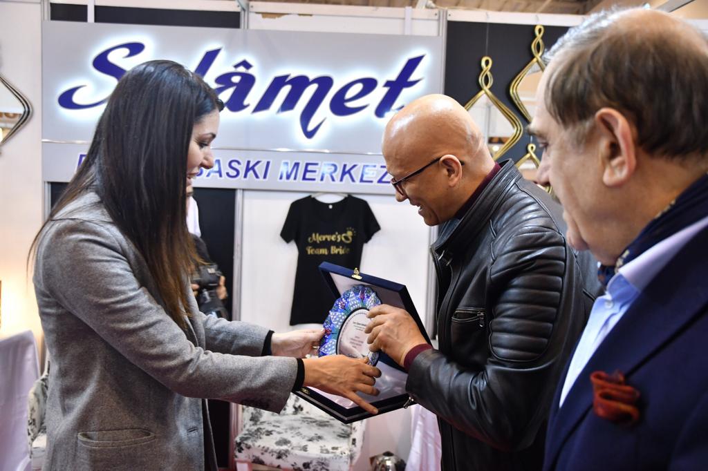 Ak Parti Genel Başkan Yardımcısı ve Samsun Milletvekili Çiğdem KARAASLAN Samsun 3. Evleniyoruz Fuarında bulunan standımızı ziyaret etti.