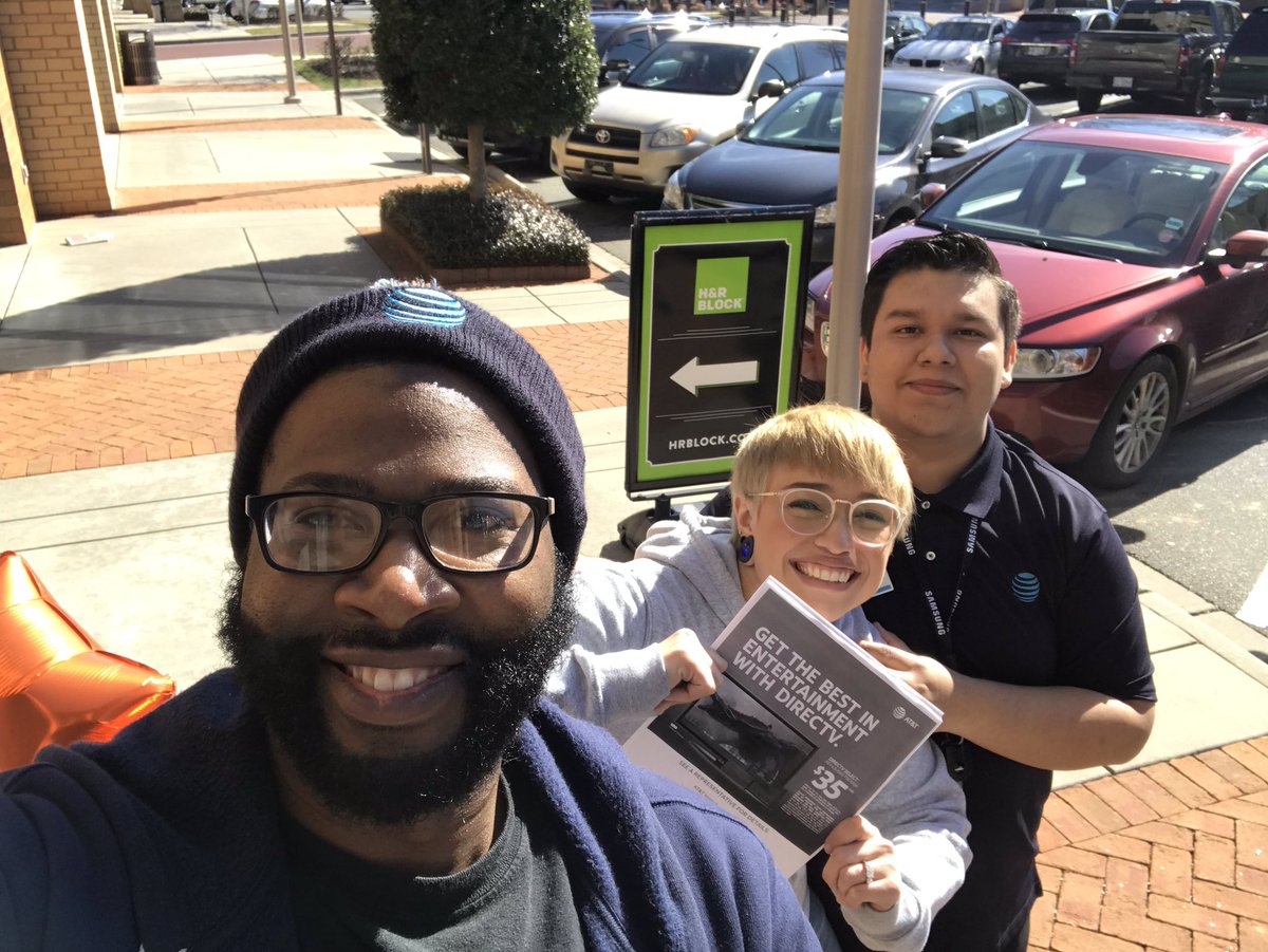 UrFavGreenleaf's tweet photo. It’s a sunny day and Tax Season is here! Partnering with the one and only @attnrthlakemall. Nothing like partnering to drive winlocal. #MidAtanticTAKEOVER #WeAreWhereYouAre #UrNeighborhoodisLIT #WeAreOne #FiberFirst #Outsidethe4Walls https://t.co/1mfodR4UEI