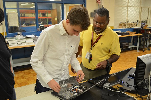 ArkansasDWS's tweet photo. February is Career &amp; Technical Education Month!  We are proud to spotlight all of the incredible CTE students, teachers, and programs we have in Arkansas. Celebrate with us all month long!
#CTEMonth #CTE #ARCTE19 #CareerTech https://t.co/KDJ0zmutQi