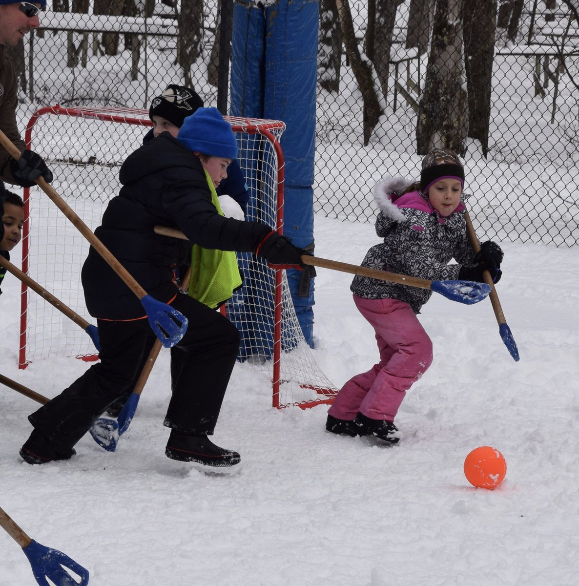 Heritage_Res's tweet photo. What a fantastic morning of Program! The snow yesterday brought a new world of winter programs. #HRWW2019 #LHCScouting #HeritageReservation #ScoutMeIn https://t.co/NcrK8gy253