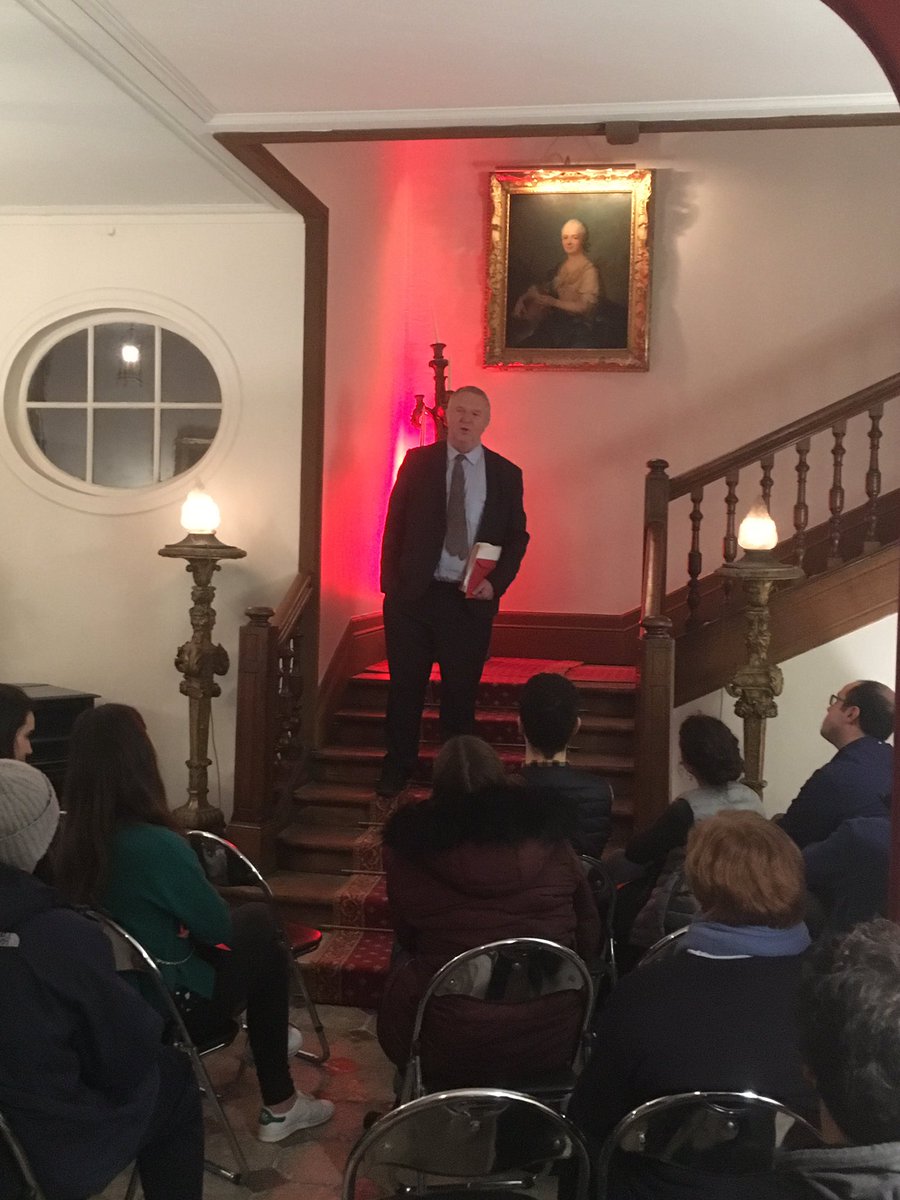 HotelKergorlay's tweet photo. 3 eme visite de la journée dans le cadre de l opération de la mairie de paris #parisfacecachee où nous présentons les souvenirs d empire de notre aïeul le général de Caulaincourt https://t.co/12IIiJn3tx