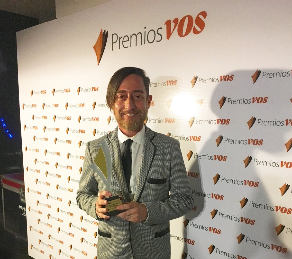 lateshowok's tweet photo. Prendete a @lateshowok con @lolibelotti entrevistando a @alepakerok, el actor argentino ganador a la labor destacada en comedia en #PremiosVos @Late931Oficial #PuertoMadero https://t.co/AMRMWU57Gm