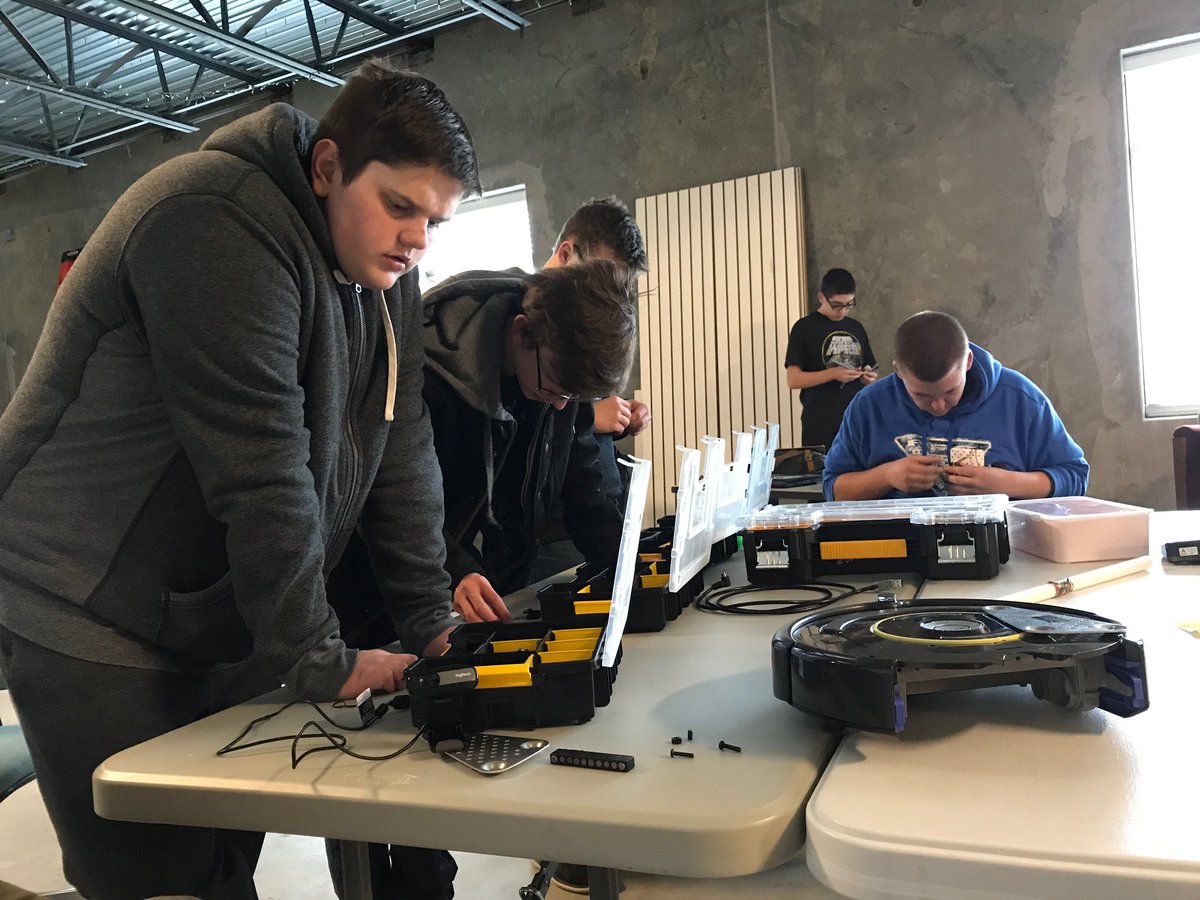 FMCHSRobotics's tweet photo. First official Saturday AM work meeting. Team is busy building and pseudo-coding their strategy! @BotballRobotics @KissInstitute #Botball19 #Botball2019 #GirlsCanCodeToo https://t.co/BIpHFKDYNM
