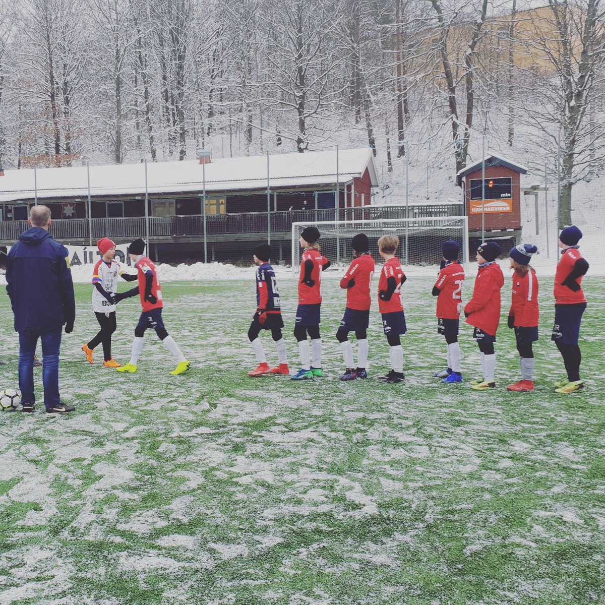 Gere_9's tweet image. Arbetet med att utbilda fina fotbollsspelare till vår underbara sport fortsätter... Nu i ÖIS Akademi, bild från årets första träningsmatcher #talangutveckling #p07 #stoltcoach