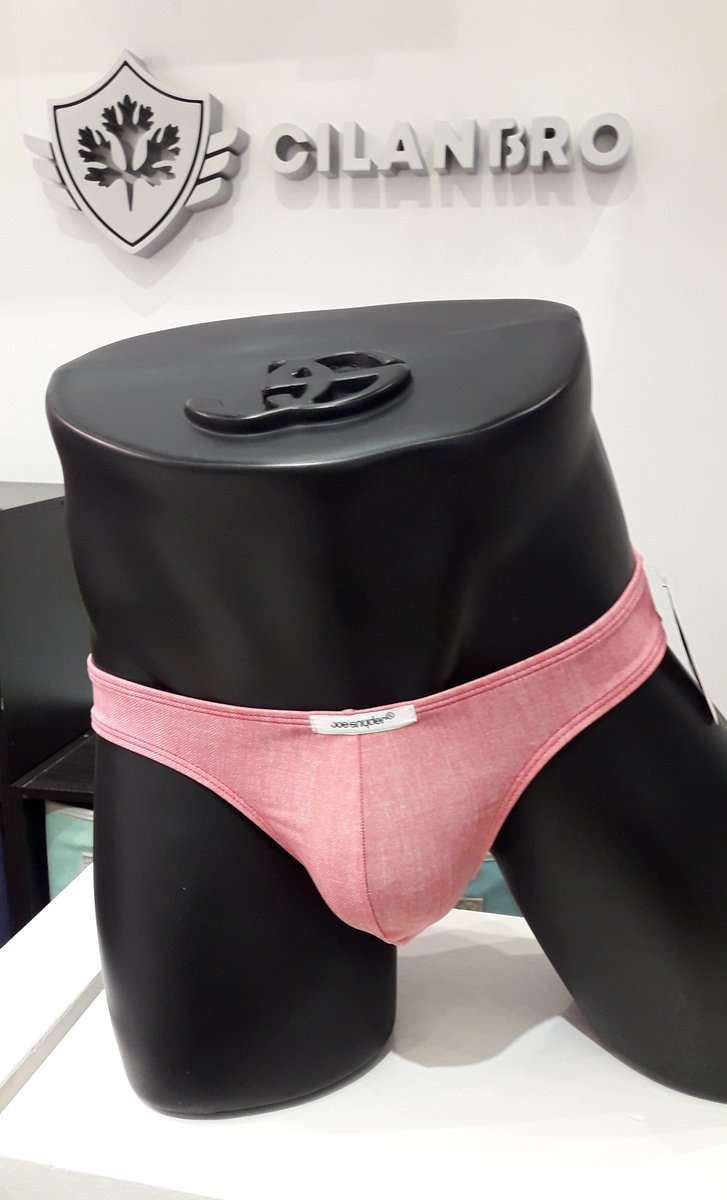 Cilantro_Bro's tweet photo. A prepararse para este #14DeFebrero 💓🥰

Llegó la #Colección #Mezclilla de #JoeSnyder a CilantroBro en #Coyoacán

Disponible en #Bikini01 #Hilo02 #Tanga03 #TangaBulge02 y #CheekBoxer13 https://t.co/qUcK1ncQnx