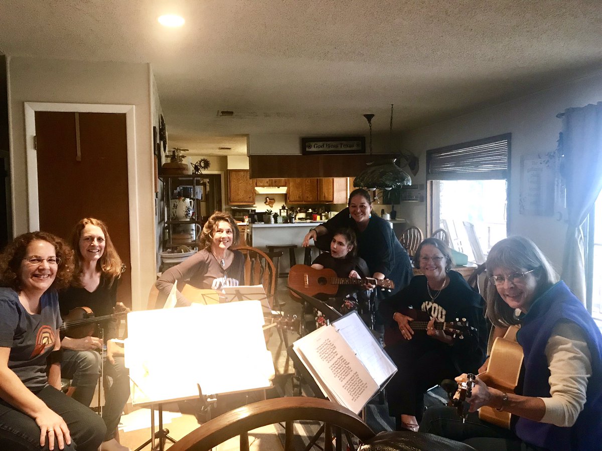 oyoucenter's tweet photo. #OYOU Women’s Music Group first Fridays🎼#wiloryfarm ##ownyourownuniverse https://t.co/EAy0HxiweM