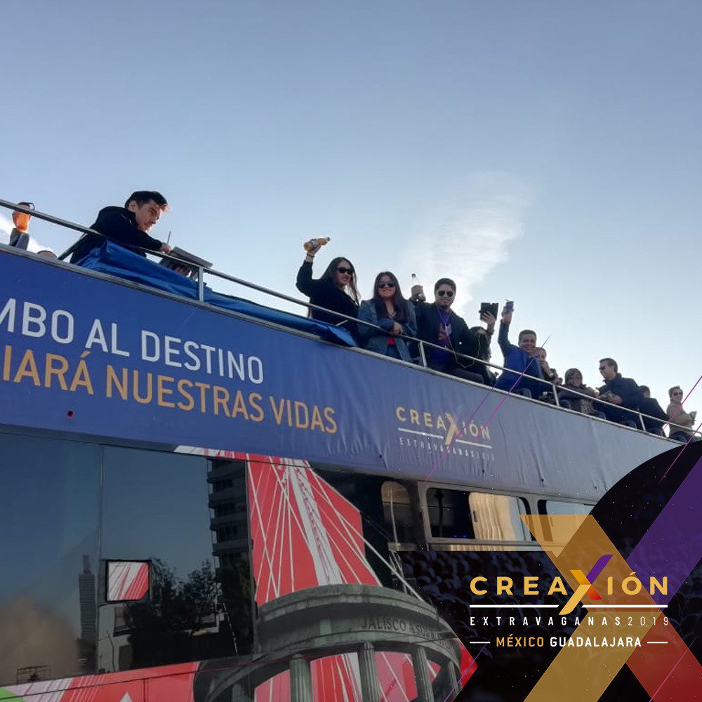 Omnilife's tweet photo. Hemos recorrido las calles de la ciudad de Guadalajara, mostrando la abundancia de ser #OMNILIFE.

#Extravaganas2019 #CreaXión https://t.co/L9FBFtW8B4