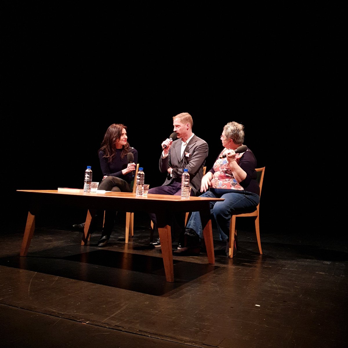 ActesSud's tweet photo. Humour, littérature et Prix Pulitzer avec Andrew Sean Greer en ce moment à la Maison de la poésie ! #andrewseangreer #travelwitharthurless #lestribulationsdarthurmineur #pulitzer #JaquelineChambon #roman #littératureaméricaine
@maisonpoesie1 https://t.co/QaRtCVC0rJ